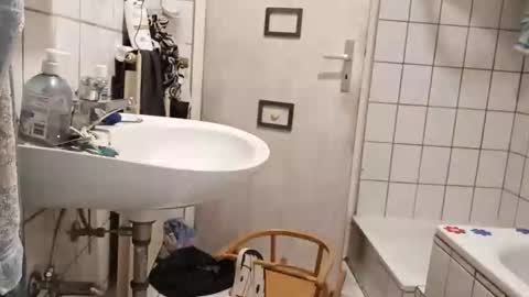 Snapshot of drdonzo687 chatting on 30, 10, 2025 David online show from 30, 10, 2025