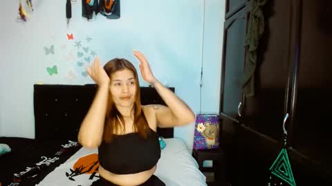 Snapshot of dream__girls69944 chatting on 1, 1, 2025 sharon online show from 1, 1, 2025