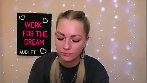 Snapshot of dream_dolly_ chatting on 9, 9, 2025 dream_dolly_ online show from 9, 9, 2025