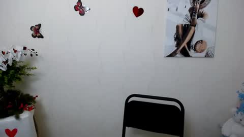 Snapshot of dream_mari chatting on 20, 6, 2026 Mari online show from 20, 6, 2026
