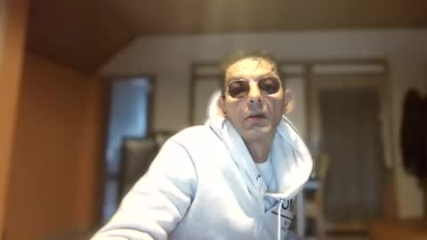 Snapshot of dreambob chatting on 6, 10, 2025 Dreambob online show from 6, 10, 2025