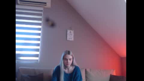 A girl online show from 6, 3, 2026