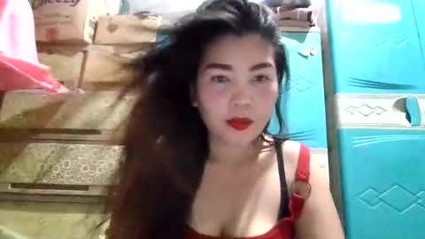 Snapshot of dreamer_17 chatting on 6, 10, 2025 Maui online show from 6, 10, 2025