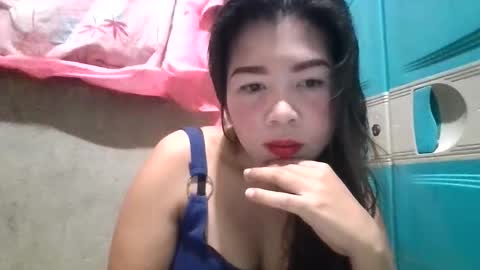 Snapshot of dreamer_17 chatting on 7, 10, 2025 Maui online show from 7, 10, 2025