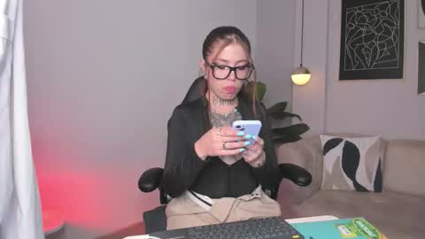 dreamleah_ online show from 22, 9, 2025