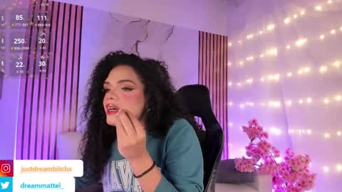 Snapshot of dreammatell_ chatting on 8, 4, 2026 Dream Matell online show from 8, 4, 2026