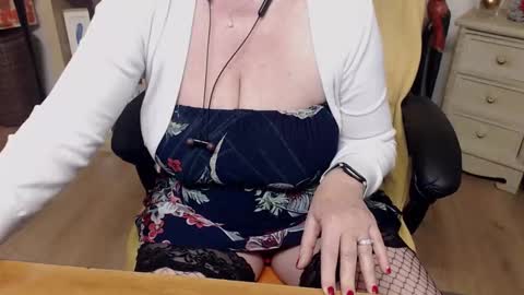 dreammilfi online show from 4, 2, 2025