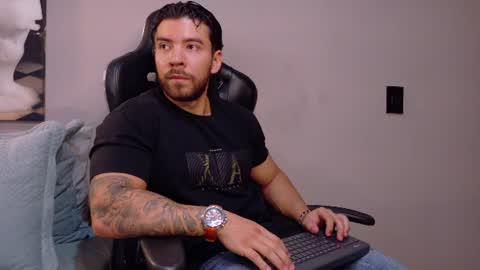 Snapshot of dreammr1 chatting on 18, 6, 2026 cris online show from 18, 6, 2026