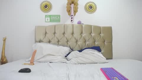 Snapshot of dreams_sophi chatting on 8, 1, 2025 Sophia online show from 8, 1, 2025