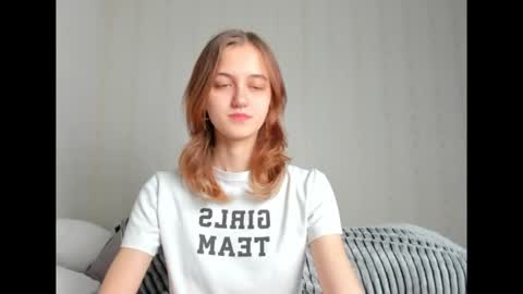 dreamy_pollyyy online show from 9, 11, 2025