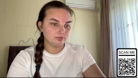 Mila online show from 15, 9, 2025