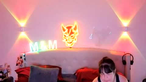 DreamyCouple01 online show from 14, 7, 2026