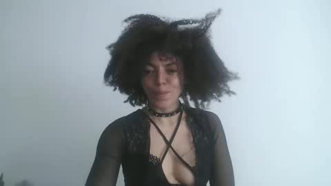 DreamyLatina online show from 9, 5, 2026