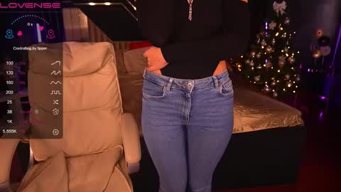 Lina online show from 12, 12, 2024