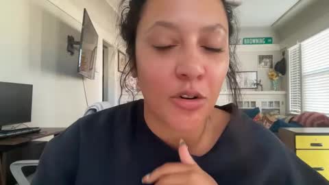 Snapshot of dreamyriri chatting on 1, 10, 2025 RIRI OR DREAMY online show from 1, 10, 2025