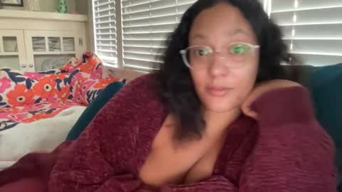 Snapshot of dreamyriri chatting on 18, 10, 2025 RIRI OR DREAMY online show from 18, 10, 2025