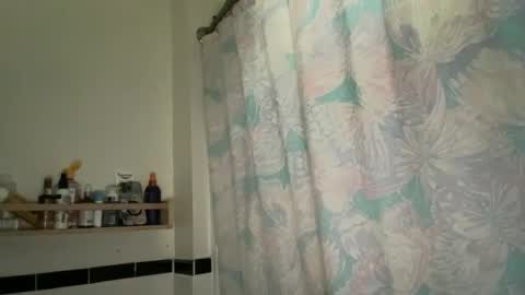 Snapshot of dreamyriri chatting on 14, 12, 2025 RIRI OR DREAMY online show from 14, 12, 2025