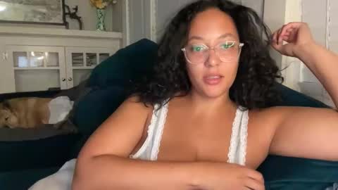 Snapshot of dreamyriri chatting on 22, 12, 2025 RIRI OR DREAMY online show from 22, 12, 2025