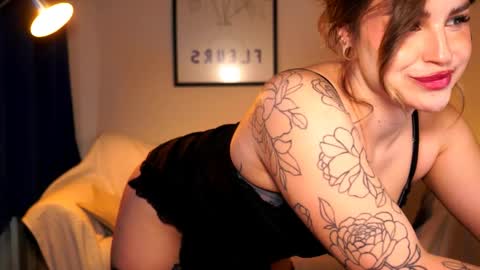 Snapshot of dreamysirens chatting on 7, 5, 2026 MISS B online show from 7, 5, 2026