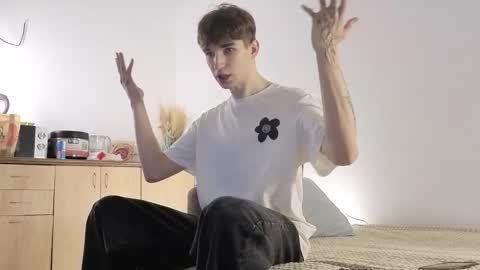 Snapshot of drinklinov chatting on 19, 12, 2025 Mark online show from 19, 12, 2025