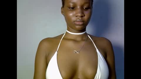 Snapshot of drippingpussy__ chatting on 27, 10, 2025 drippingpussy__ online show from 27, 10, 2025