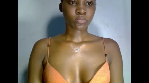 Snapshot of drippingpussy__ chatting on 23, 11, 2025 drippingpussy__ online show from 23, 11, 2025