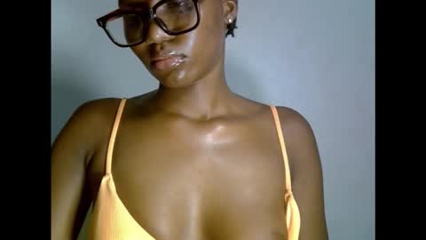 Snapshot of drippingpussy__ chatting on 3, 12, 2025 drippingpussy__ online show from 3, 12, 2025