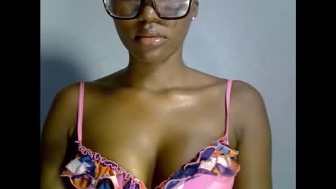 Snapshot of drippingpussy__ chatting on 4, 12, 2025 drippingpussy__ online show from 4, 12, 2025