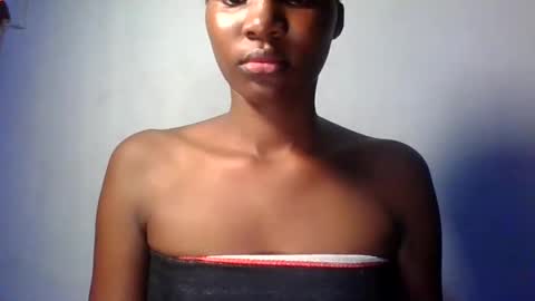 Snapshot of drippingpussy__ chatting on 16, 12, 2025 drippingpussy__ online show from 16, 12, 2025