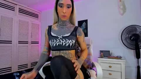 drippyorlove online show from 4, 12, 2025