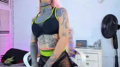 Snapshot of drippyorlove chatting on 20, 4, 2026 drippyorlove online show from 20, 4, 2026