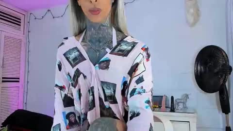 Snapshot of drippyorlove chatting on 24, 4, 2026 drippyorlove online show from 24, 4, 2026
