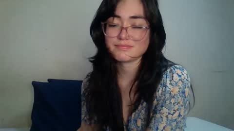 Snapshot of dronae chatting on 16, 10, 2025 dronae online show from 16, 10, 2025