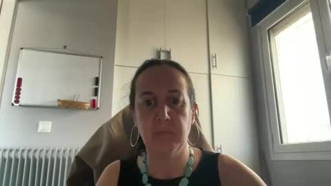 Snapshot of drresa chatting on 18, 4, 2026 Dr. Resa online show from 18, 4, 2026