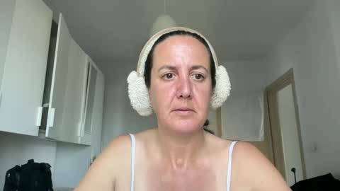 Snapshot of drresa chatting on 26, 5, 2026 Dr. Resa online show from 26, 5, 2026