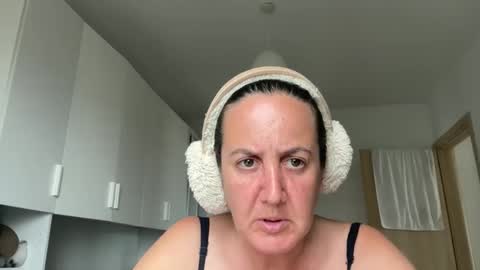 Snapshot of drresa chatting on 28, 5, 2026 Dr. Resa online show from 28, 5, 2026
