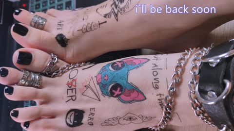 Snapshot of drug_feet chatting on 4, 1, 2025 Mistress Lola Slavic witch online show from 4, 1, 2025