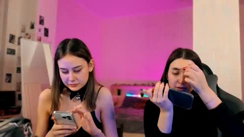 Adeletall and Aliya online show from 18, 12, 2025