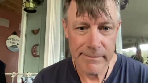 Snapshot of dudeinnh chatting on 18, 10, 2025 Steve online show from 18, 10, 2025