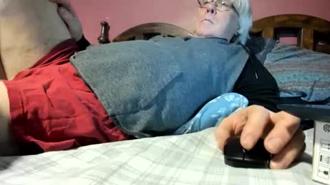 Snapshot of dug38 chatting on 19, 4, 2026 Doug online show from 19, 4, 2026