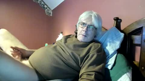 Snapshot of dug38 chatting on 28, 4, 2026 Doug online show from 28, 4, 2026