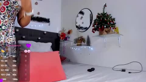 Dulce Maria online show from 5, 12, 2024