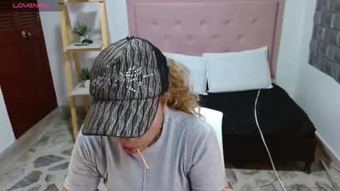 dulce__lovee online show from 22, 2, 2026