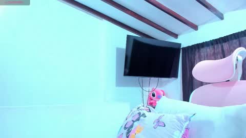 Dulce  online show from 26, 2, 2025