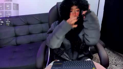 Snapshot of dulce_kitty13 chatting on 7, 11, 2025 Kitty online show from 7, 11, 2025