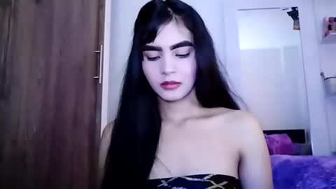 Snapshot of dulce_lucero chatting on 17, 12, 2024 dulce_lucero online show from 17, 12, 2024
