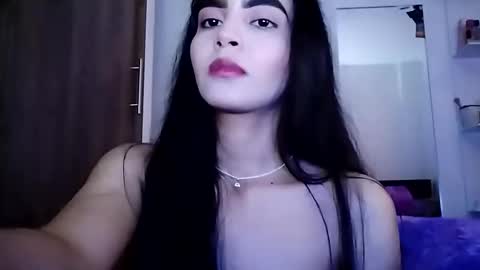 Snapshot of dulce_lucero chatting on 17, 12, 2024 dulce_lucero online show from 17, 12, 2024