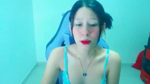 Snapshot of dulce_mauren chatting on 16, 12, 2025 dulce_mauren online show from 16, 12, 2025