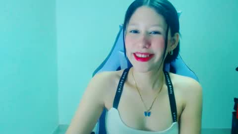 Snapshot of dulce_mauren chatting on 18, 12, 2025 dulce_mauren online show from 18, 12, 2025