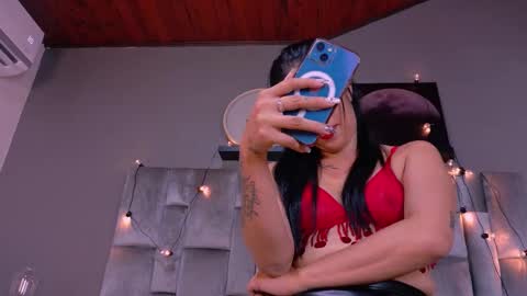 Snapshot of dulceaurora_ chatting on 23, 10, 2025 DULCE AURORA online show from 23, 10, 2025